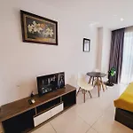 Austin Home Apartment Sky Center - Near Tan Son Nhat Airport