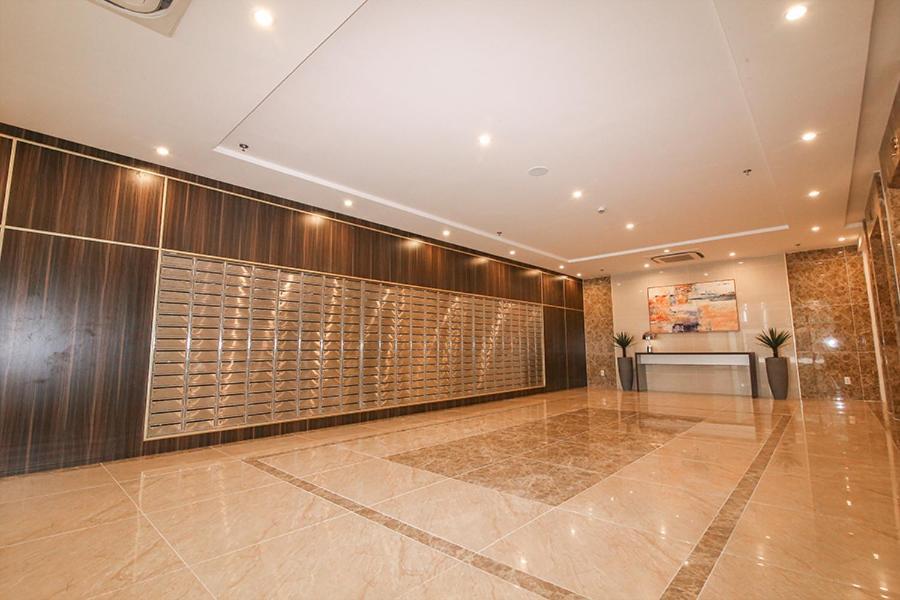 Austin Sky Center - Near Tan Son Nhat Airport Apartment